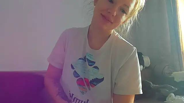 foxy blond online show from 05/01/26, 12:15