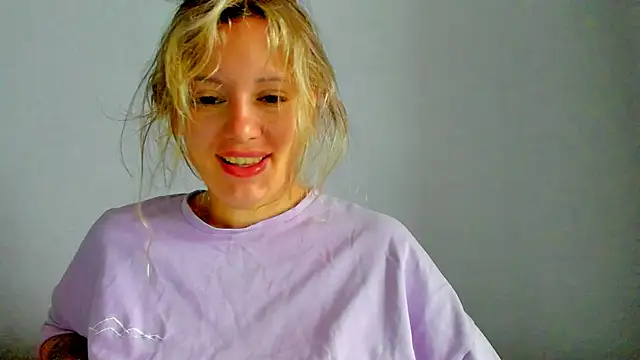 foxy blond online show from 05/14/26, 12:39