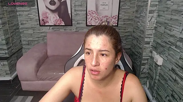 Snapshot of Valerie_b chatting on 12/23/24, 12:41 Valerie b online show from 12/23/24, 12:41