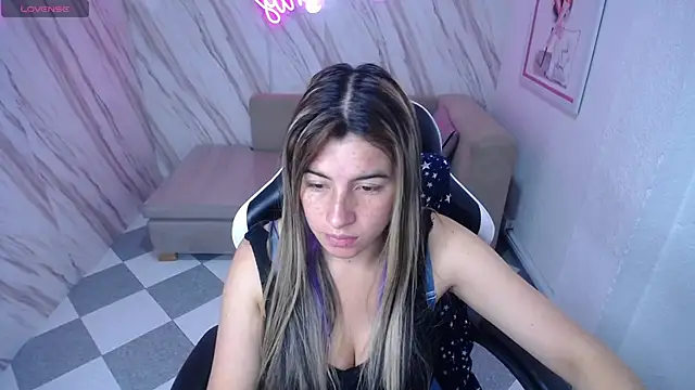 Snapshot of Valerie_b chatting on 01/26/25, 03:06 Valerie b online show from 01/26/25, 03:06