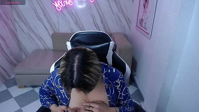 Snapshot of Valerie_b chatting on 01/30/25, 06:13 Valerie b online show from 01/30/25, 06:13