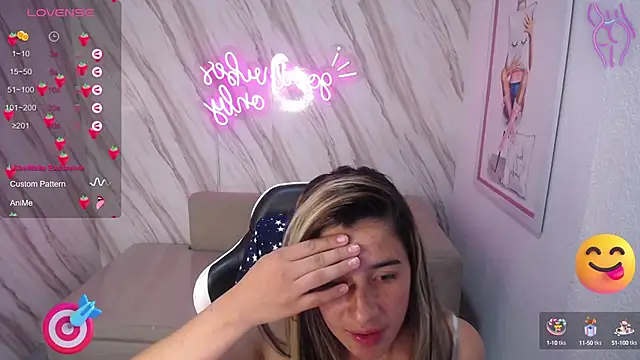 Snapshot of Valerie_b chatting on 02/19/25, 10:42 Valerie b online show from 02/19/25, 10:42