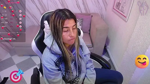 Snapshot of Valerie_b chatting on 02/28/25, 09:15 Valerie b online show from 02/28/25, 09:15