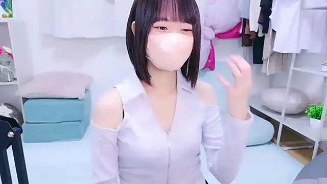 Im Yu-na online show from 06/21/26, 06:49