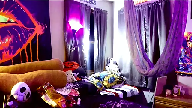 Snapshot of KRYZTALYNXXX chatting on 02/20/25, 10:48 KRYZTALYNXXX online show from 02/20/25, 10:48