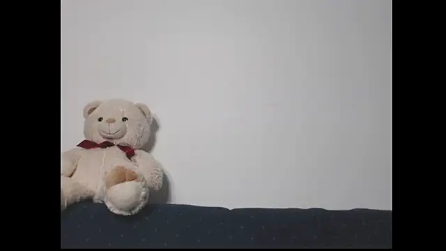 Snapshot of Lucydiabbla chatting on 11/19/25, 01:11 Lucydiabbla online show from 11/19/25, 01:11