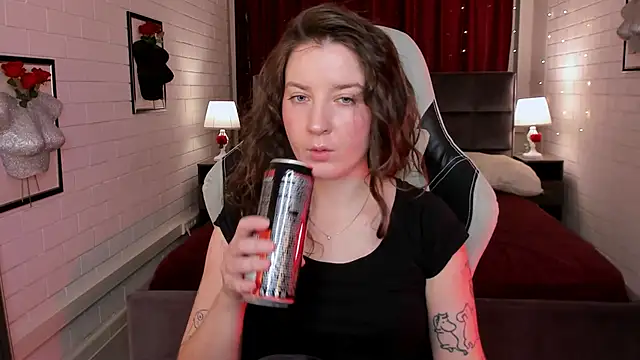 Snapshot of JackieByrd chatting on 03/22/25, 01:41 JackieByrd online show from 03/22/25, 01:41