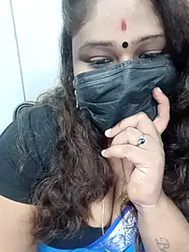 Snapshot of simran21 chatting on 01/23/25, 01:13 simran21 online show from 01/23/25, 01:13