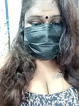 Snapshot of simran21 chatting on 02/02/25, 06:20 simran21 online show from 02/02/25, 06:20