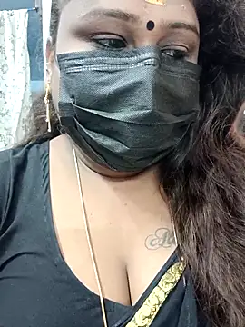 Snapshot of simran21 chatting on 03/08/25, 12:41 simran21 online show from 03/08/25, 12:41