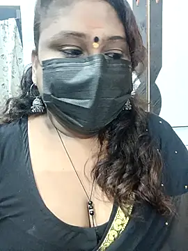 Snapshot of simran21 chatting on 11/15/25, 03:52 simran21 online show from 11/15/25, 03:52