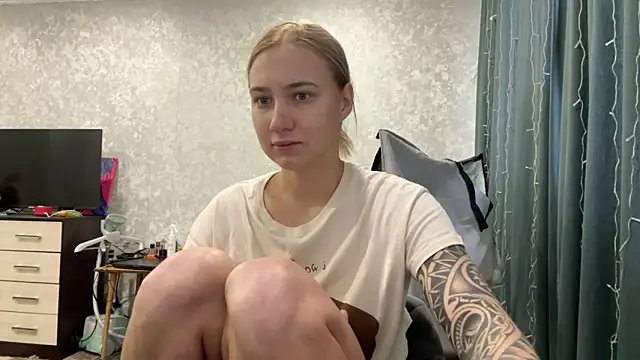 AnneBall online show from 12/27/24, 08:24