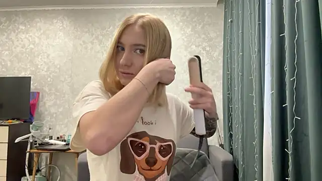 AnneBall online show from 12/28/24, 12:03