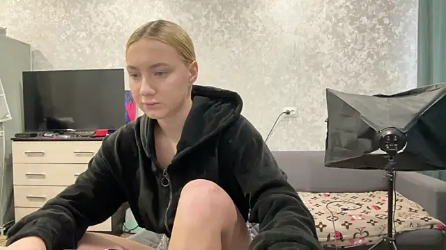 AnneBall online show from 02/03/25, 06:56