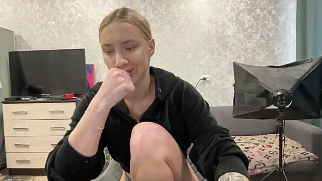 AnneBall online show from 02/03/25, 10:03