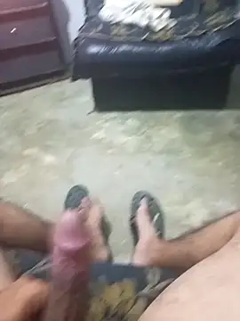 Snapshot of manuelmen211 chatting on 12/23/25, 03:48 manuelmen211 online show from 12/23/25, 03:48