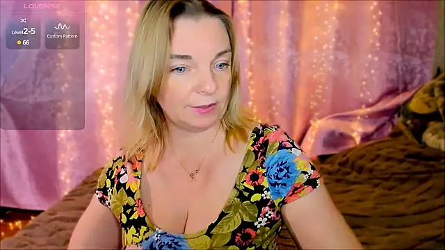 Regina  blue online show from 01/22/25, 05:17