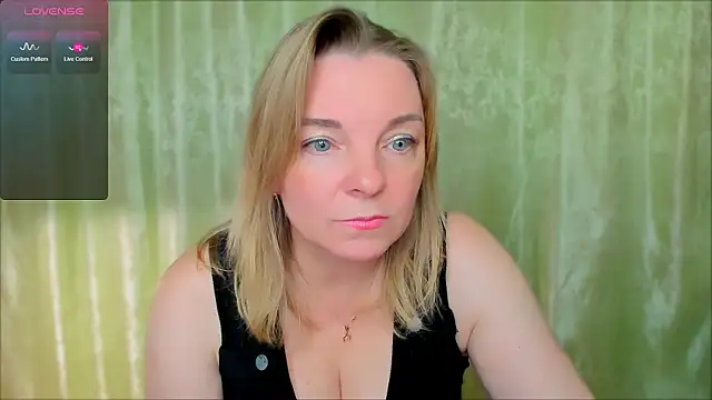 Regina  blue online show from 02/11/25, 06:22