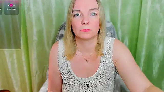 Regina  blue online show from 03/07/25, 08:55