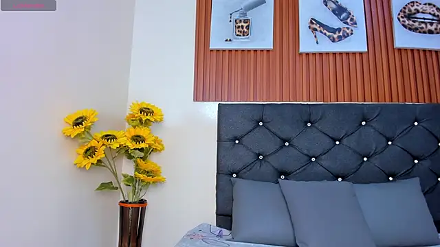 Zoe pss online show from 10/28/25, 08:22