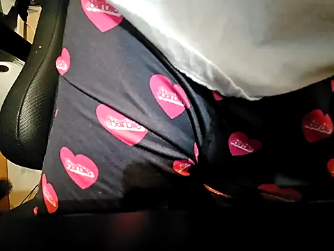 hornyBee1993 online show from 02/21/25, 03:43
