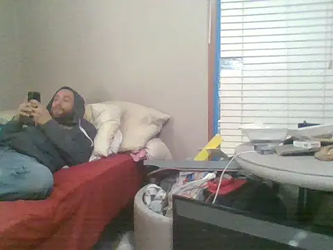 Snapshot of SmokingSloth chatting on 12/15/25, 04:44 SmokingSloth online show from 12/15/25, 04:44