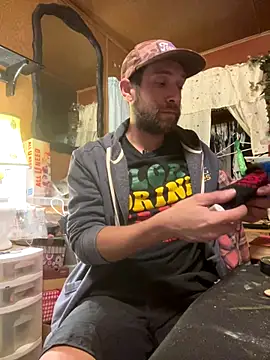 Snapshot of SmokingSloth chatting on 12/20/25, 12:29 SmokingSloth online show from 12/20/25, 12:29