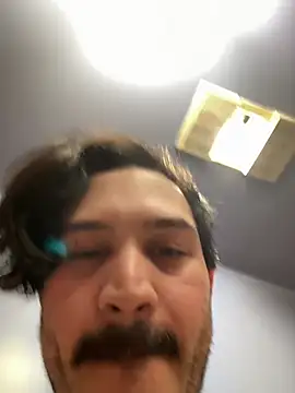 Snapshot of Sleeker99 chatting on 03/10/26, 01:43 Sleeker99 online show from 03/10/26, 01:43