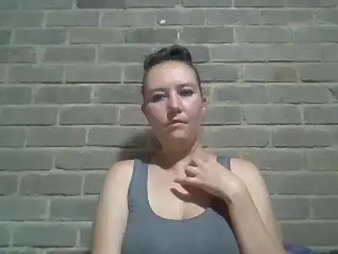 Snapshot of EksJouneMwah chatting on 01/20/25, 12:28 EksJouneMwah online show from 01/20/25, 12:28