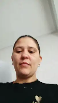 Snapshot of tiniticox chatting on 05/14/26, 06:09 tiniticox online show from 05/14/26, 06:09