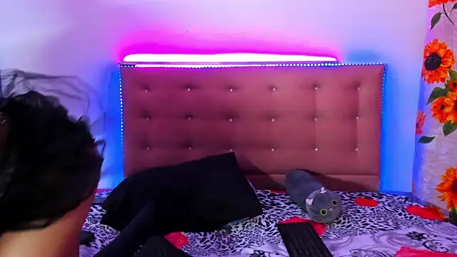 Snapshot of khandyzBlum chatting on 01/15/25, 03:50 khandyzBlum online show from 01/15/25, 03:50