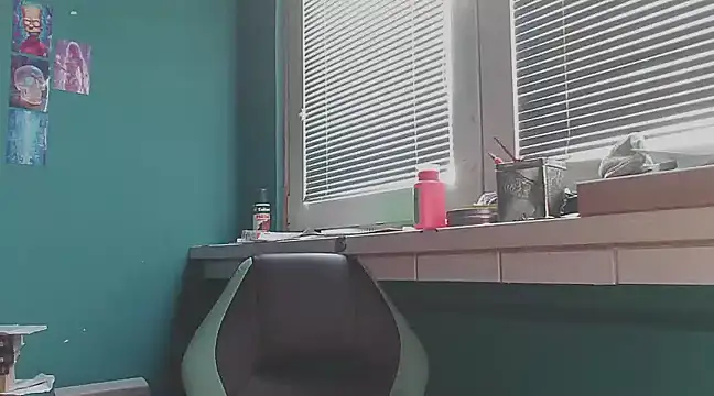 Snapshot of YouWantMe666 chatting on 02/24/25, 04:04 YouWantMe666 online show from 02/24/25, 04:04