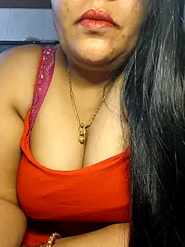 Snapshot of sneha_rose chatting on 02/17/26, 05:37 sneha rose online show from 02/17/26, 05:37