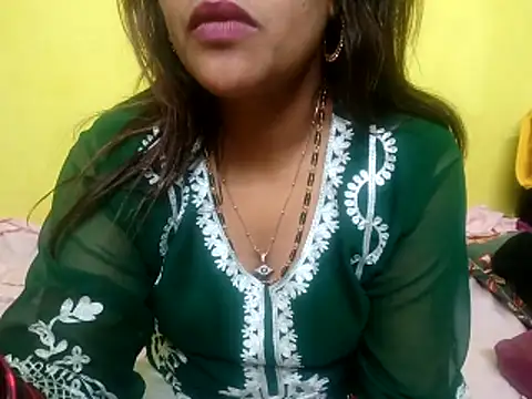 Snapshot of Sexyranibhabhi chatting on 12/21/25, 02:57 Sexyranibhabhi online show from 12/21/25, 02:57
