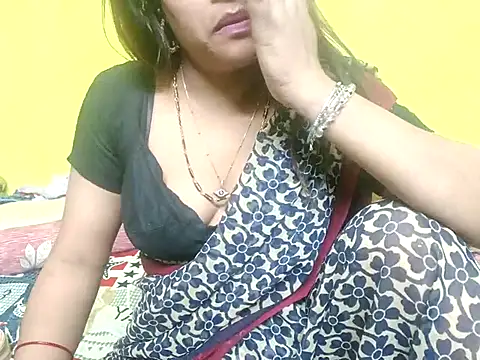 Snapshot of Sexyranibhabhi chatting on 12/23/25, 03:15 Sexyranibhabhi online show from 12/23/25, 03:15