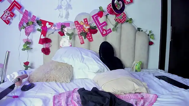 NaomiAsha online show from 02/15/25, 02:26