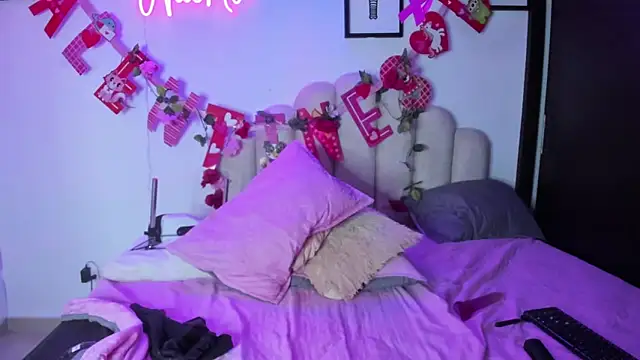 NaomiAsha online show from 02/20/25, 04:18