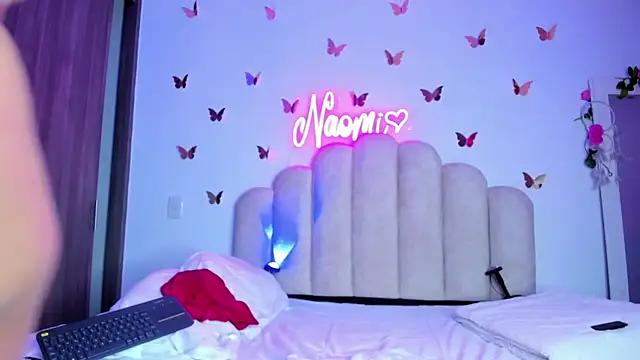 NaomiAsha online show from 11/20/25, 12:00