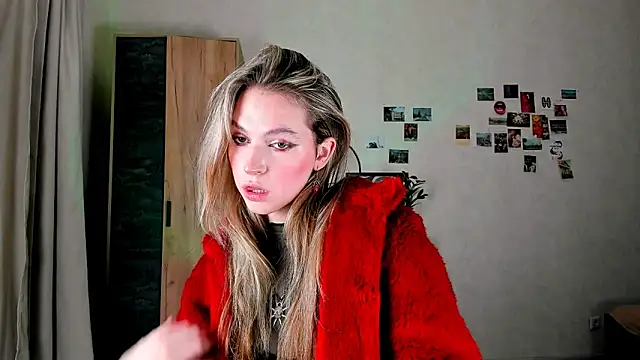 Snapshot of Niky__Jess chatting on 12/19/24, 02:24 Niky Jess online show from 12/19/24, 02:24