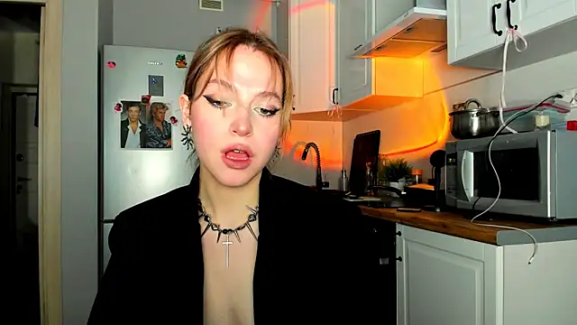 Snapshot of Niky__Jess chatting on 02/17/25, 06:59 Niky Jess online show from 02/17/25, 06:59