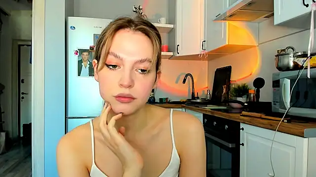 Snapshot of Niky__Jess chatting on 02/19/25, 10:45 Niky Jess online show from 02/19/25, 10:45