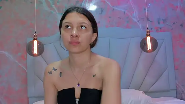 Snapshot of AngelaaCute_ chatting on 01/09/25, 12:19 AngelaaCute online show from 01/09/25, 12:19