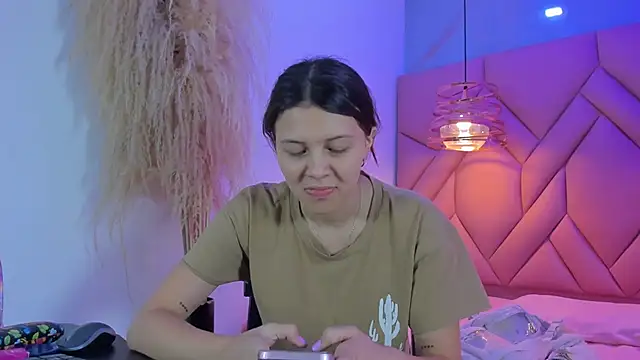 Snapshot of AngelaaCute_ chatting on 01/29/25, 12:02 AngelaaCute online show from 01/29/25, 12:02