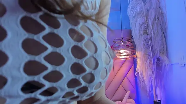 Snapshot of AngelaaCute_ chatting on 02/19/25, 03:49 AngelaaCute online show from 02/19/25, 03:49