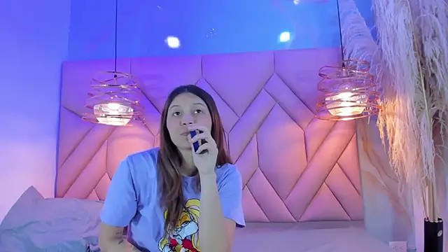 Snapshot of AngelaaCute_ chatting on 03/04/25, 12:12 AngelaaCute online show from 03/04/25, 12:12