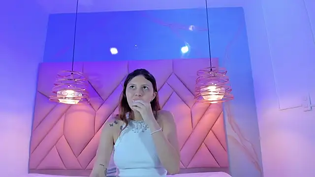 Snapshot of AngelaaCute_ chatting on 03/11/25, 12:28 AngelaaCute online show from 03/11/25, 12:28