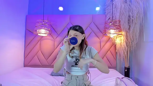 Snapshot of AngelaaCute_ chatting on 03/21/25, 12:06 AngelaaCute online show from 03/21/25, 12:06