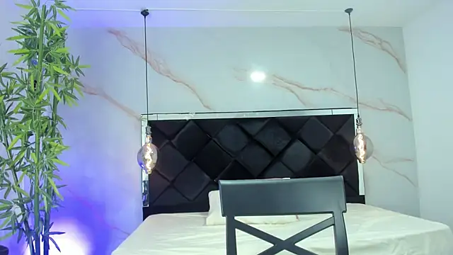 Snapshot of AngelaaCute_ chatting on 10/07/25, 12:13 AngelaaCute online show from 10/07/25, 12:13