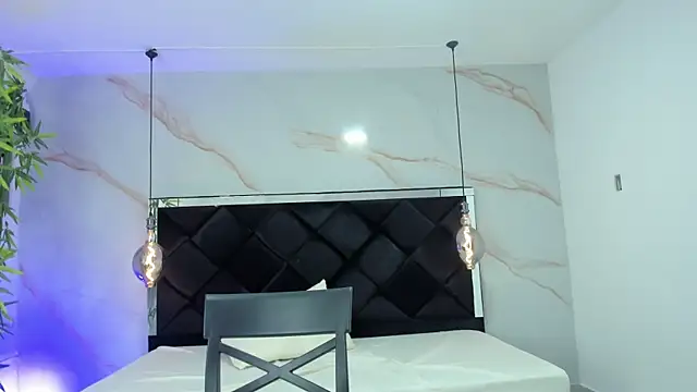 Snapshot of AngelaaCute_ chatting on 10/10/25, 12:15 AngelaaCute online show from 10/10/25, 12:15