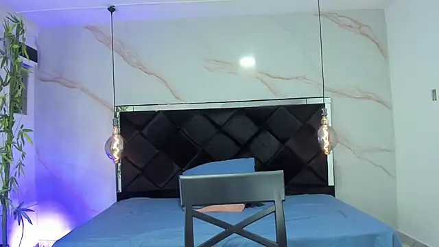 Snapshot of AngelaaCute_ chatting on 10/11/25, 12:36 AngelaaCute online show from 10/11/25, 12:36